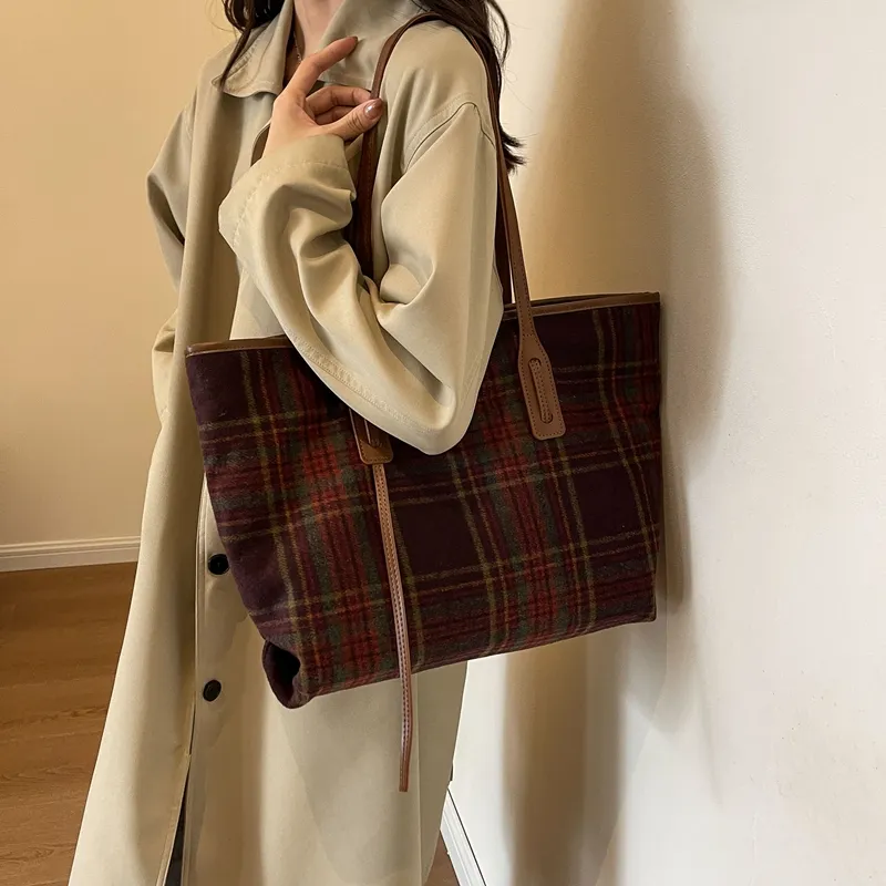 CORE BIRD Woolen Tote Bag, Shopping Bag, Handbag, Shoulder Bag Women's Green Plaid/Red Plaid-6