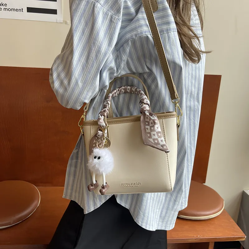CORE BIRD Handbags-11