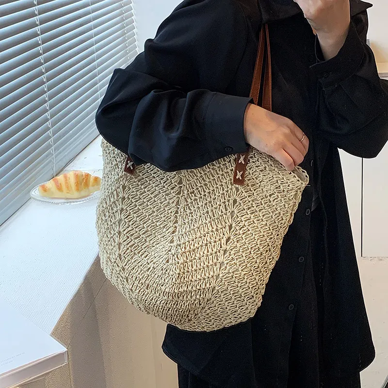 CORE BIRD Straw Woven Shoulder Bag Women's Khaki/Beige-4