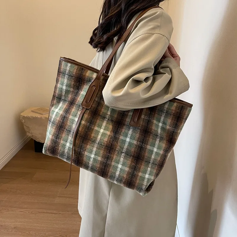 CORE BIRD Woolen Tote Bag, Shopping Bag, Handbag, Shoulder Bag Women's Green Plaid/Red Plaid-1