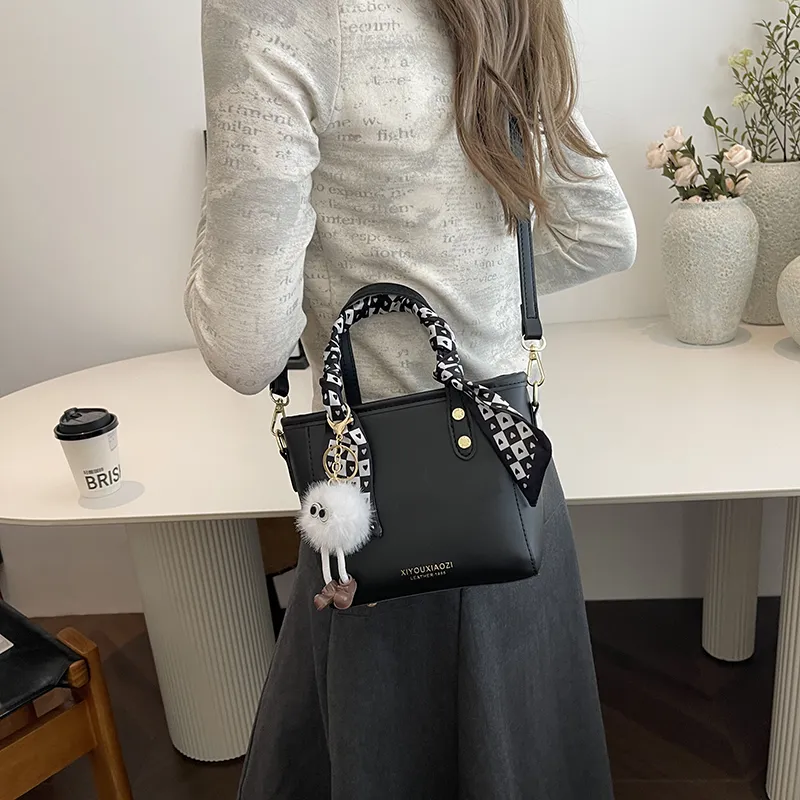CORE BIRD Handbags-20