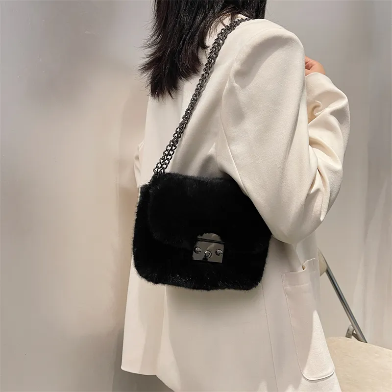 CORE BIRD Plush Shoulder Bag Women's Multicolor-24