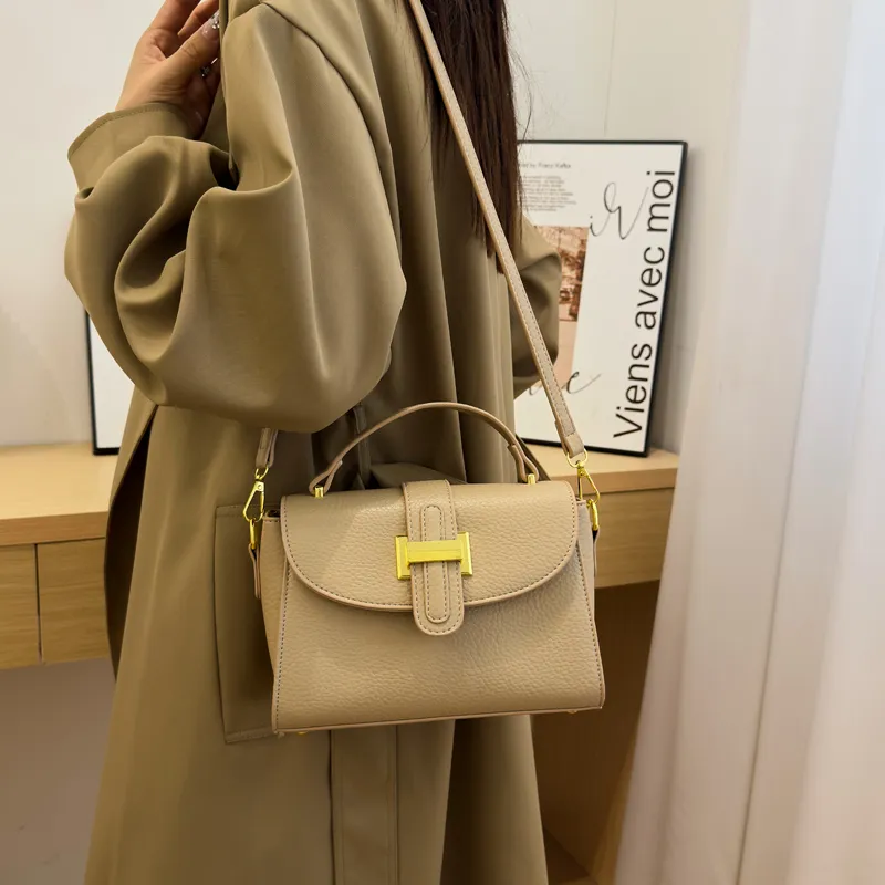 CORE BIRD PU Handbag Regular Women's Multicolor-17