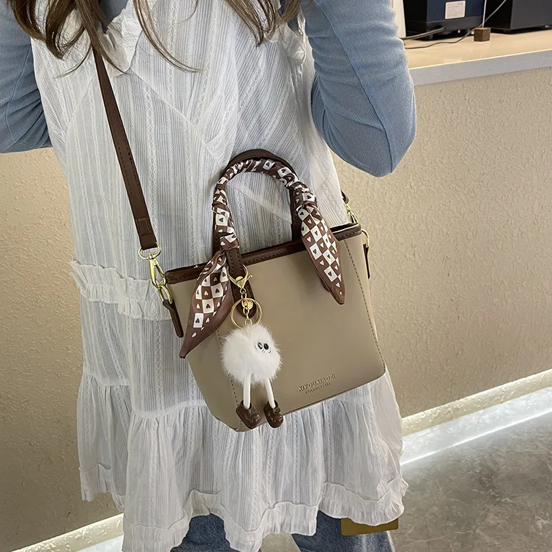 CORE BIRD Handbags-13