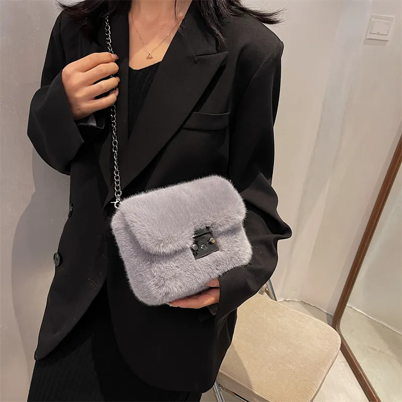 CORE BIRD Plush Shoulder Bag Women's Multicolor-4