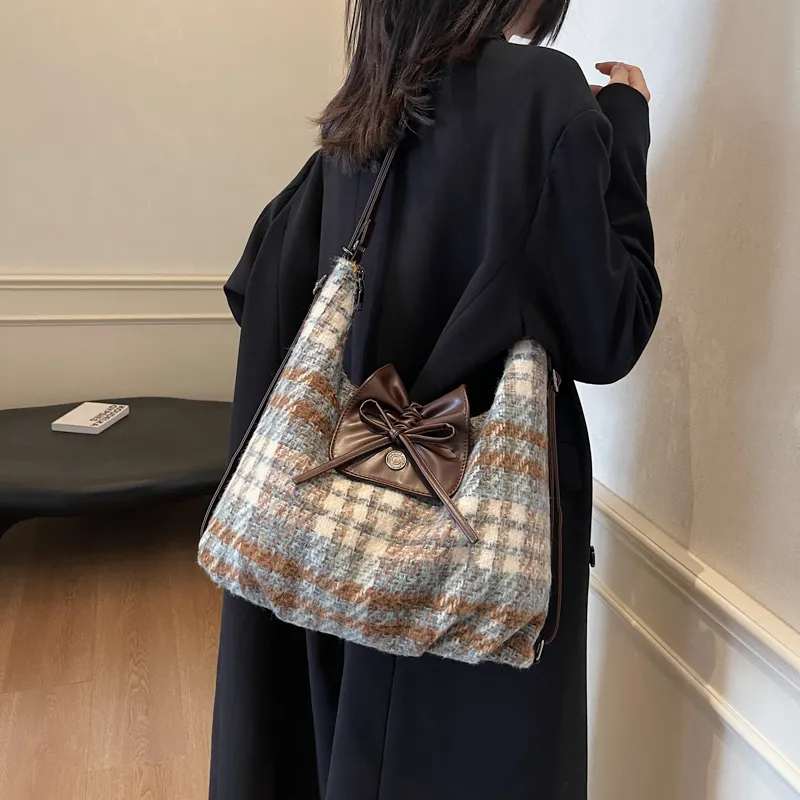CORE BIRD Woolen Portable Double-Shoulder Shoulder Bag Women's Blue Plaid/Green Plaid/Dark Blue Plaid-2