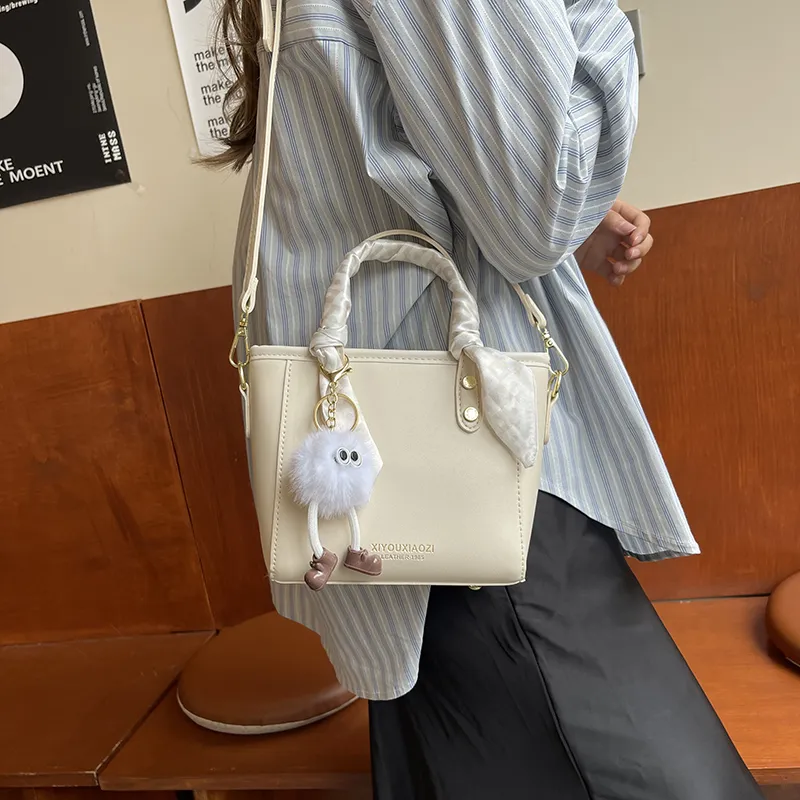 CORE BIRD Handbags-4