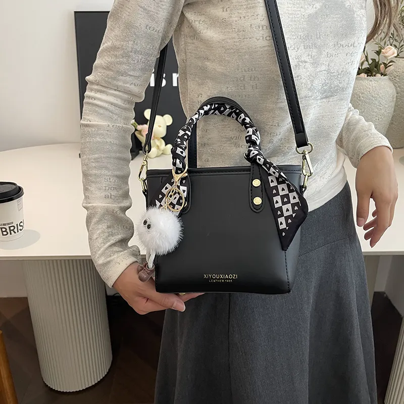 CORE BIRD Handbags-23