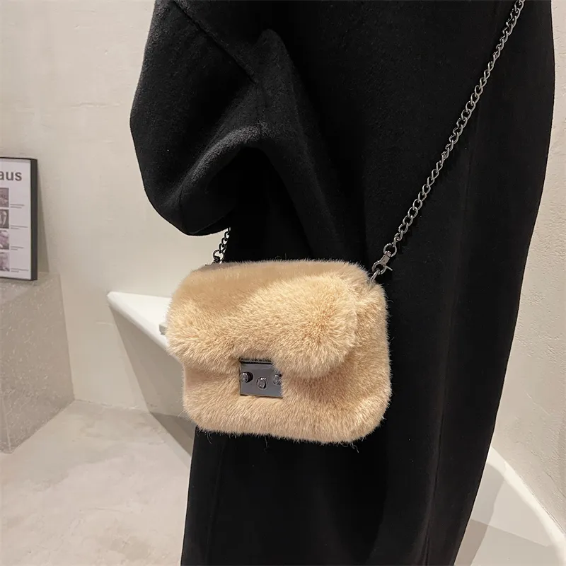 CORE BIRD Plush Shoulder Bag Women's Multicolor-19