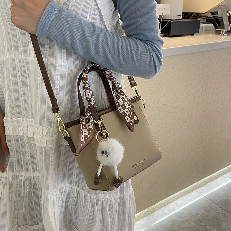 CORE BIRD Handbags-15