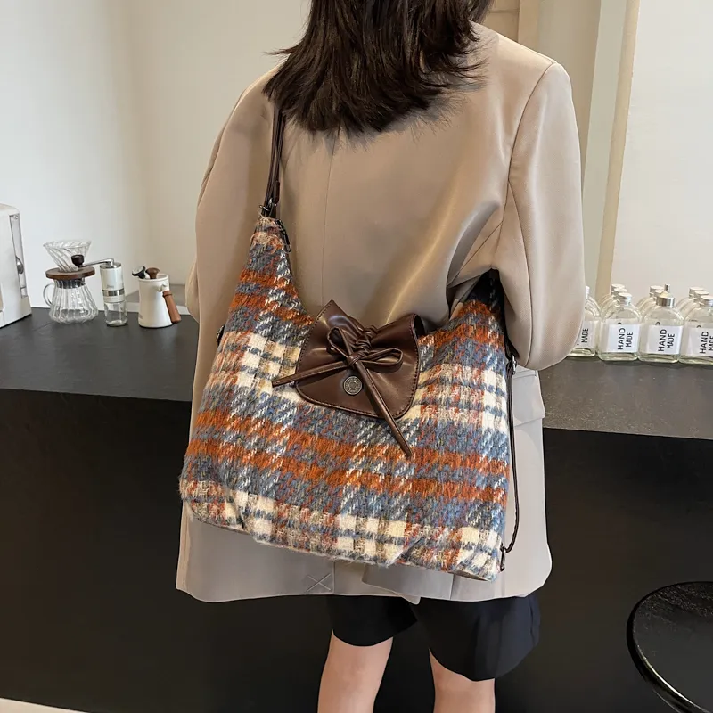 CORE BIRD Woolen Portable Double-Shoulder Shoulder Bag Women's Blue Plaid/Green Plaid/Dark Blue Plaid-17