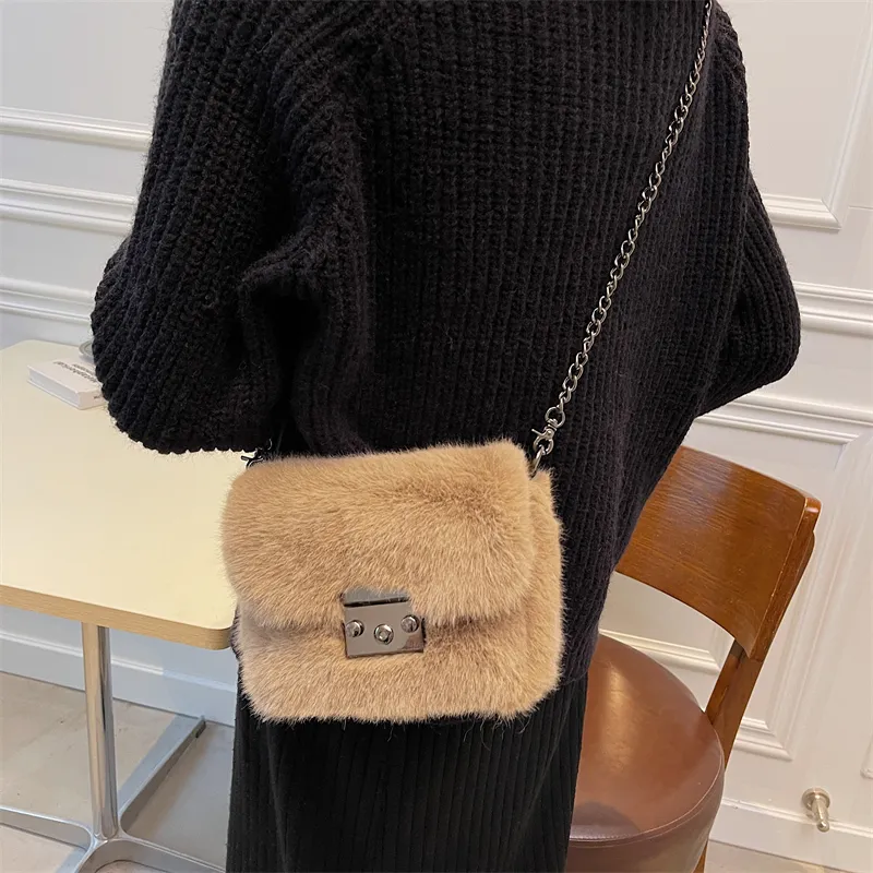 CORE BIRD Plush Shoulder Bag Women's Multicolor-22