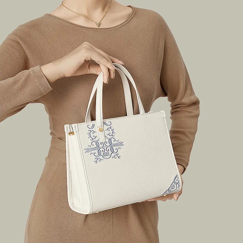 Gong Xuan Cow Leather One Shoulder Handbag Tubas Women's Blue And White Porcelain White-9