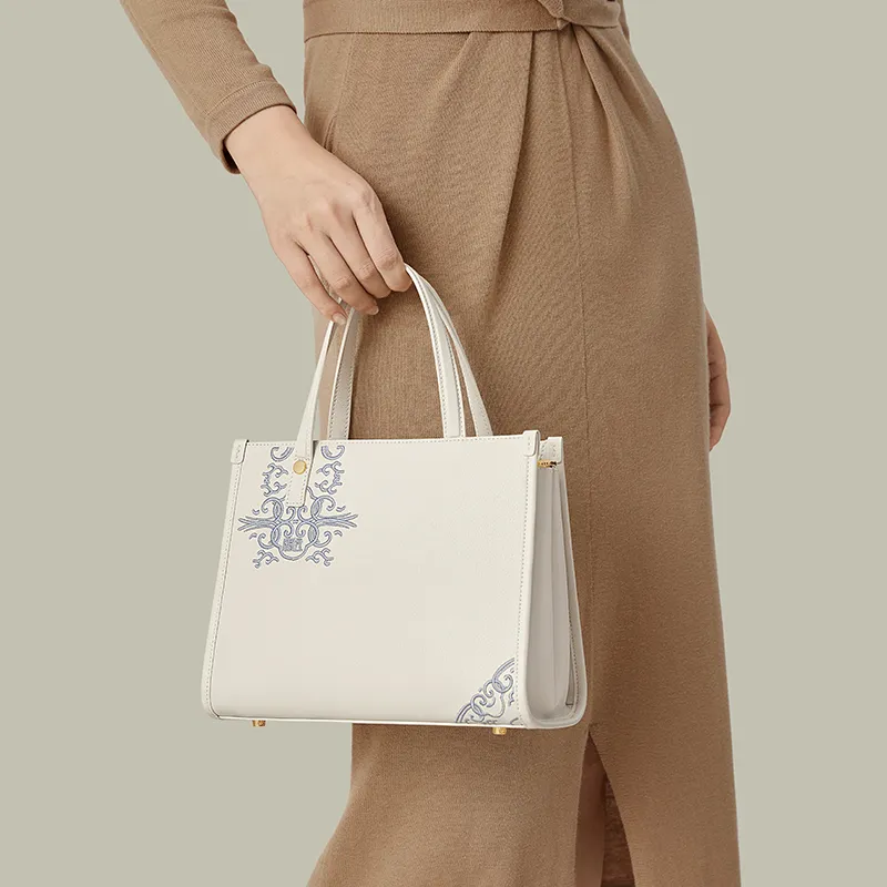 Gong Xuan Cow Leather One Shoulder Handbag Tubas Women's Blue And White Porcelain White-10