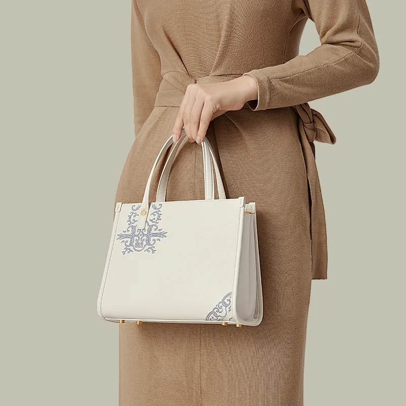 Gong Xuan Cow Leather One Shoulder Handbag Tubas Women's Blue And White Porcelain White-8