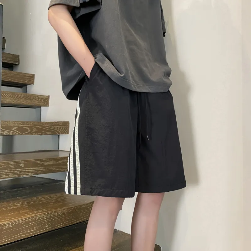Warrior Huichao Riding The Wind Collection Casual Shorts Unisex-1