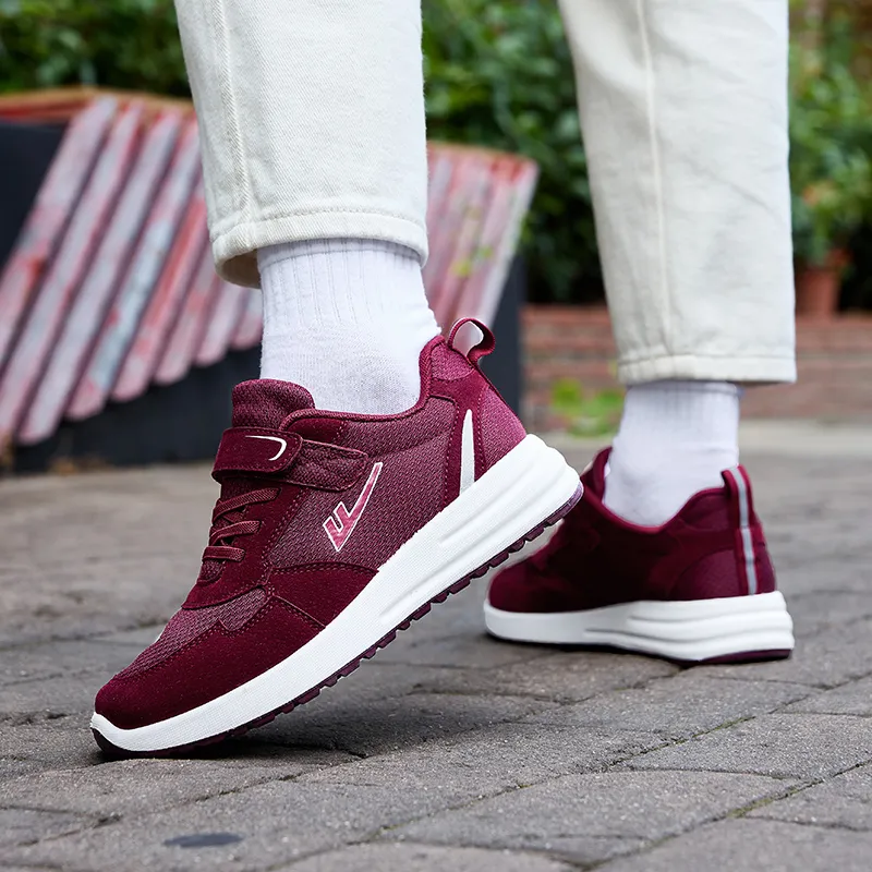Warrior Anti Slip Wear Resistant Low Top Casual Shoes Women's Burgundy-7
