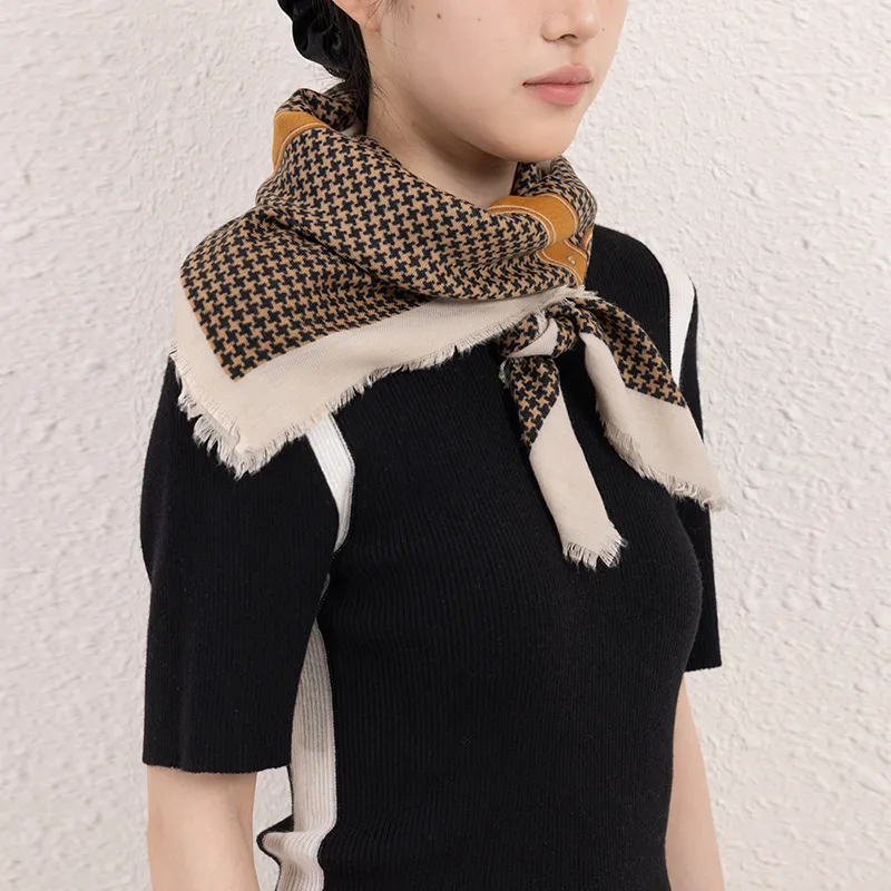 VANESSA HOGAN Silk Scarves Women's-5