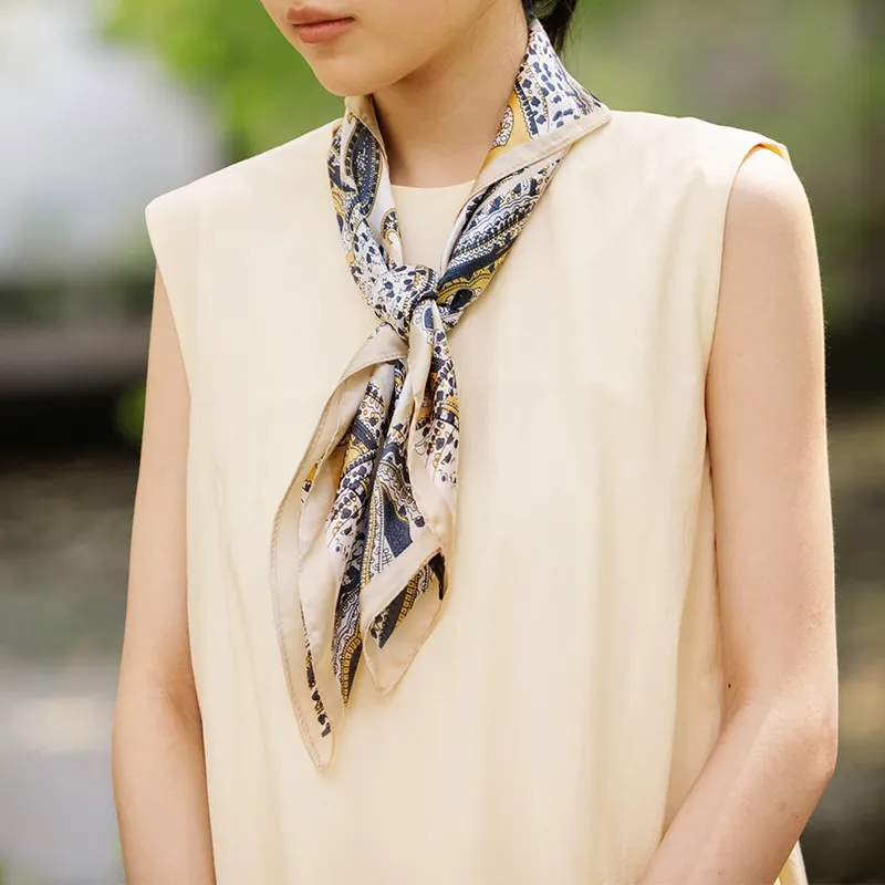 VANESSA HOGAN Silk Scarves Women's-9