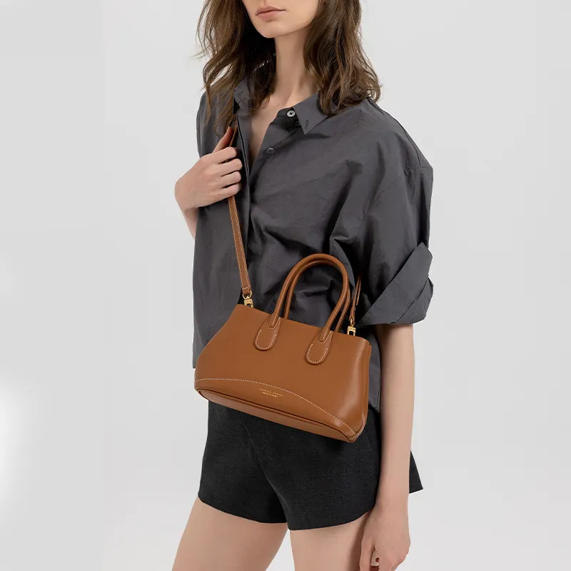 VANESSA HOGAN Top Grain Cow Leather Crossbody One Shoulder Handbag Trumpets Women's Nut Brown/Shoal White-4