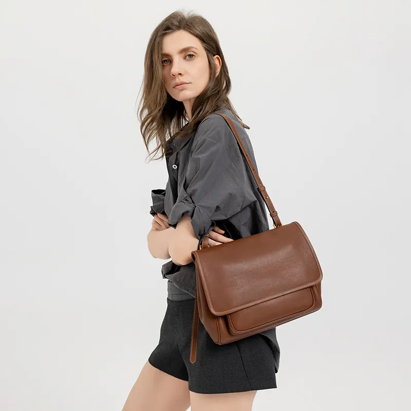 VANESSA HOGAN Cow Leather Shoulder Bag Women's Obsidian Black/Cocoa Red Brown-7