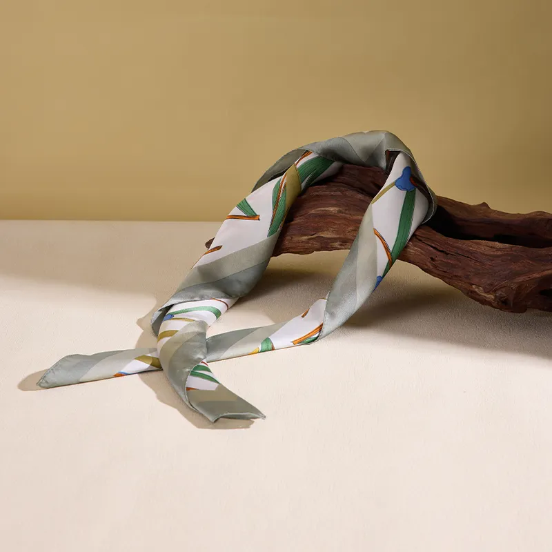 VANESSA HOGAN Silk Scarves Women's-17