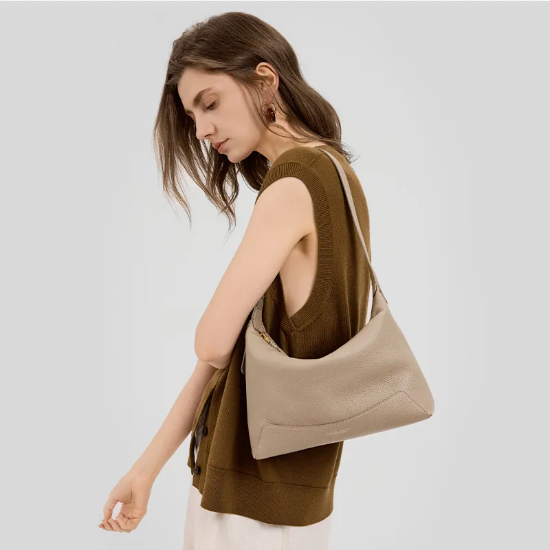 VANESSA HOGAN Shoulder Bags-1