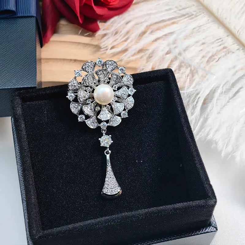 VERENA REINE Pearl Brooches Women's-3