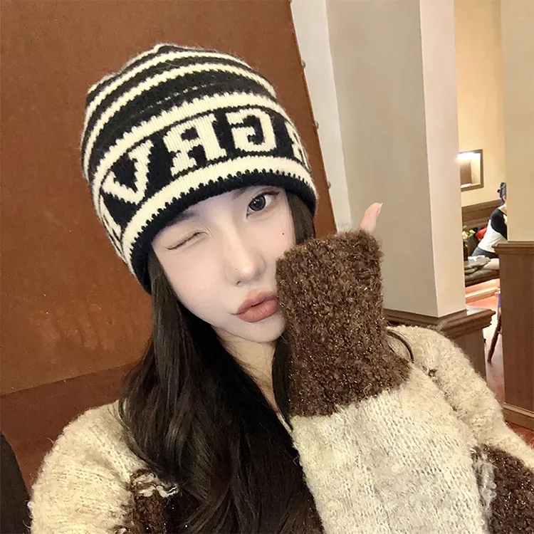 Yalu Preferred Polyester Beanies Unisex-1