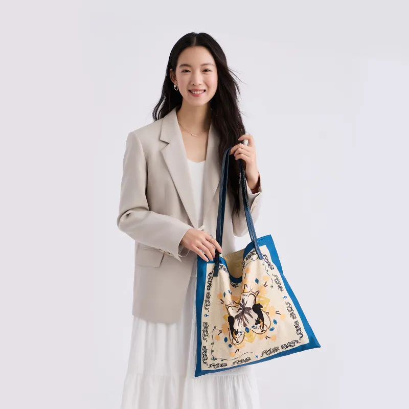 The British Museum Fabric Shoulder Bag Regular Women's Blue/Beige/Yellow-5