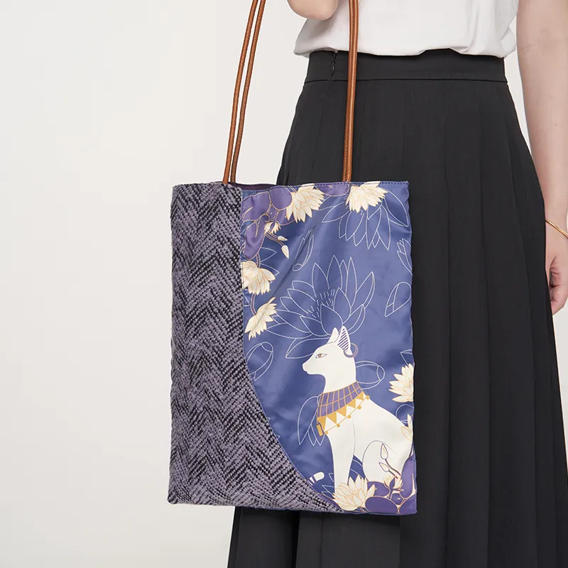 The British Museum Fabric Canvas Bag Tote Shoulder Bag Unisex Blue & Multicolor-2