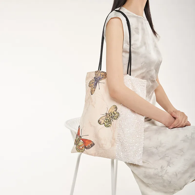 The British Museum Fabric Shoulder Bag Women's Ecru-2