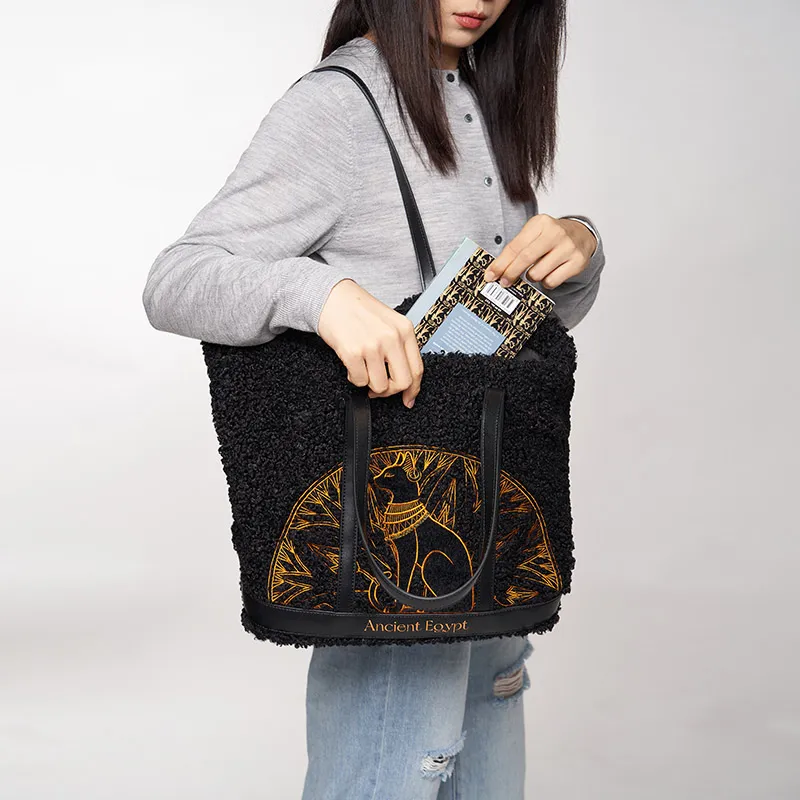 The British Museum PU Blend Lambswool Handbag Shoulder Bag Regular Women's Black-2