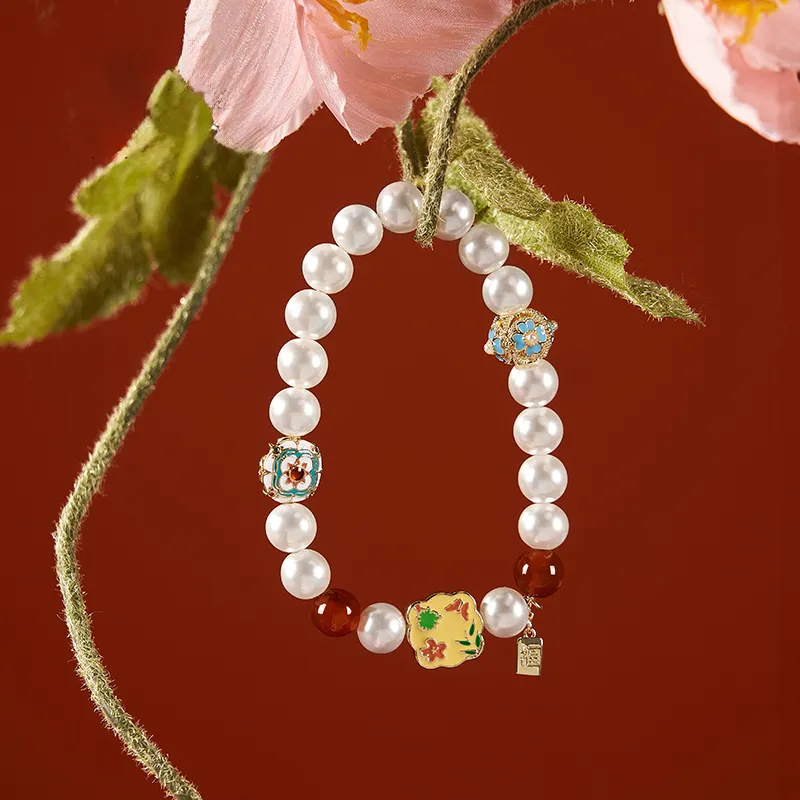 The British Museum Shell Pearl Bracelets Women's-1