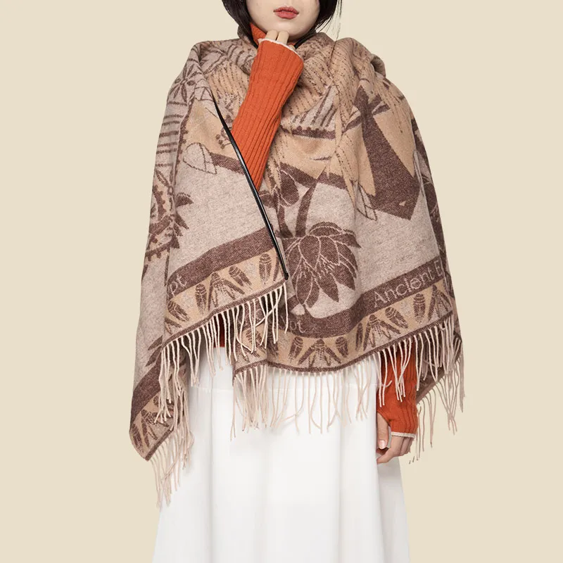 The British Museum Shawls Unisex-3