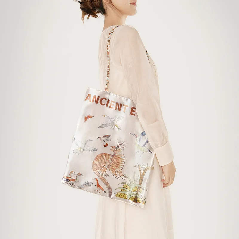 The British Museum Fabric Shoulder Bag Women's Multicolor-1