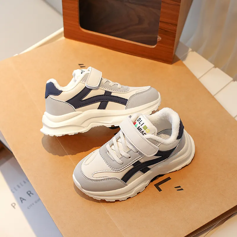 ROBINHOOD Lightweight Travel Soft Touch Leather Upper Fleece-Lined Sports Soft Sole Low-Top Kids' Running Shoes Kids'-6