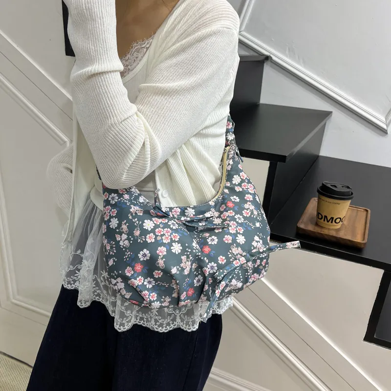 PULUWIRR Nylon Shoulder Bag Women's Multicolor-39