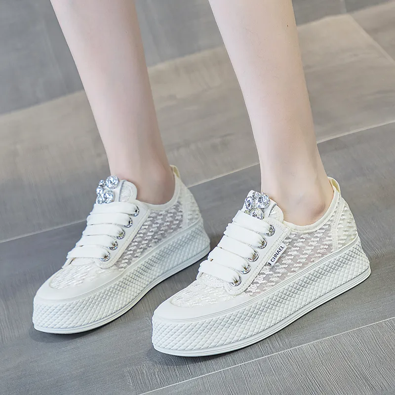 A Fairy Tale Of A Pair Of Shoes Anti Slip Wear Resistant Low Top Skateboard Shoes Women's-1