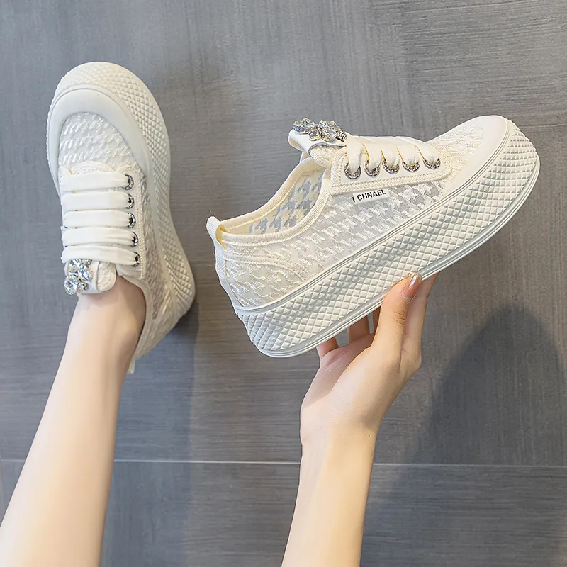 A Fairy Tale Of A Pair Of Shoes Anti Slip Wear Resistant Low Top Skateboard Shoes Women's-4
