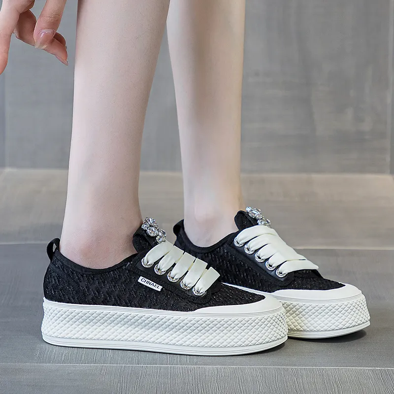 A Fairy Tale Of A Pair Of Shoes Anti Slip Wear Resistant Low Top Skateboard Shoes Women's-9