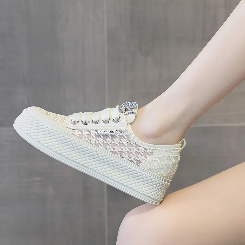 A Fairy Tale Of A Pair Of Shoes Anti Slip Wear Resistant Low Top Skateboard Shoes Women's-3