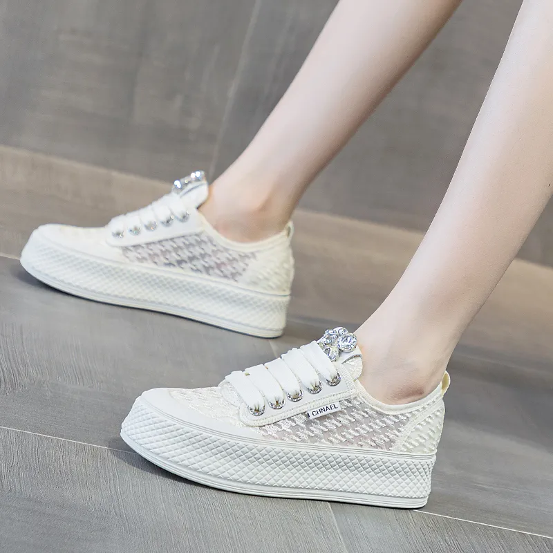 A Fairy Tale Of A Pair Of Shoes Anti Slip Wear Resistant Low Top Skateboard Shoes Women's-2