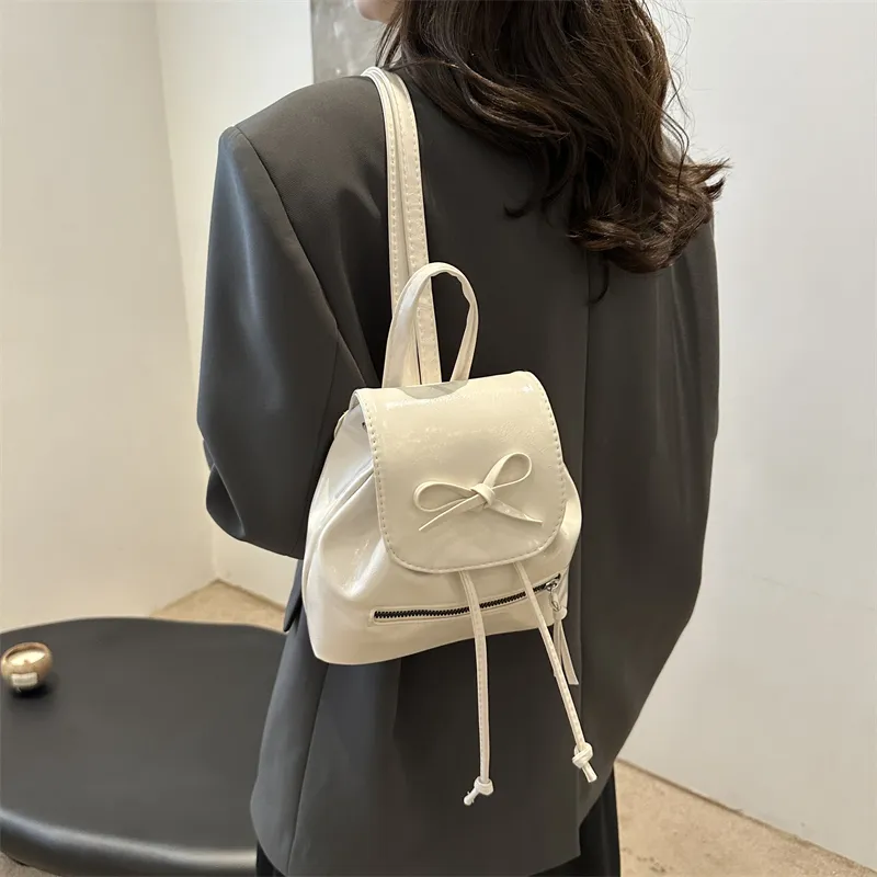 Dusen Kangaroo PU Backpack On The Shoulder Regular Women's Silver/White/Black/Red-11