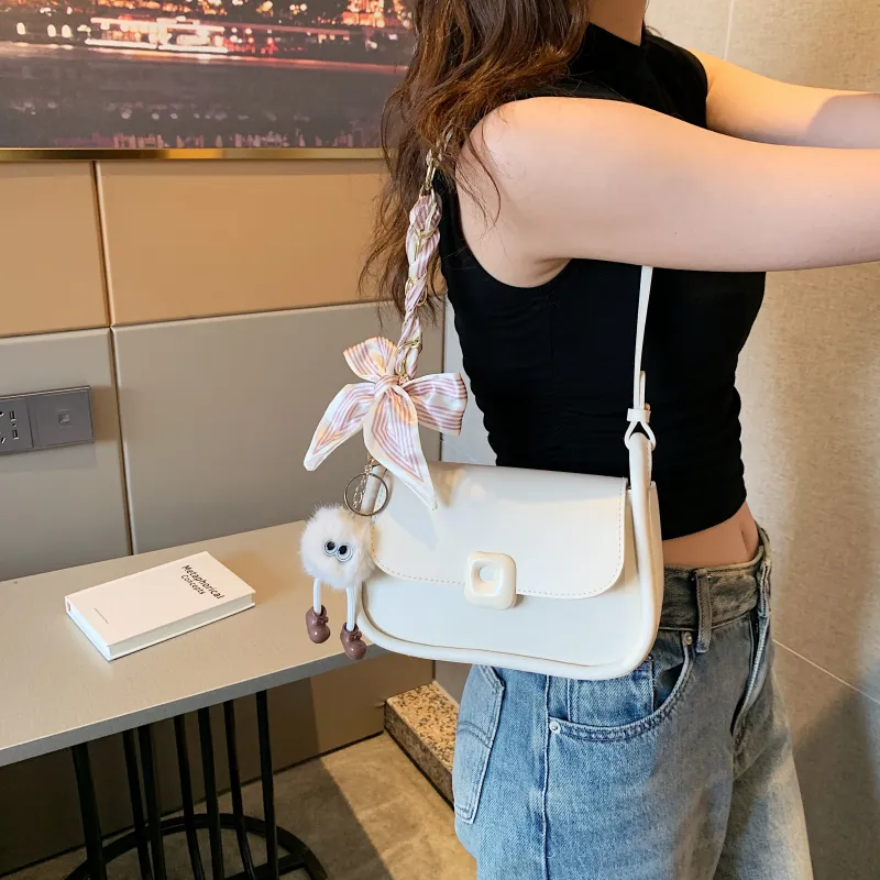 Dusen Kangaroo PU Shoulder Bag Medium Size Women's White/Black/Khaki-9