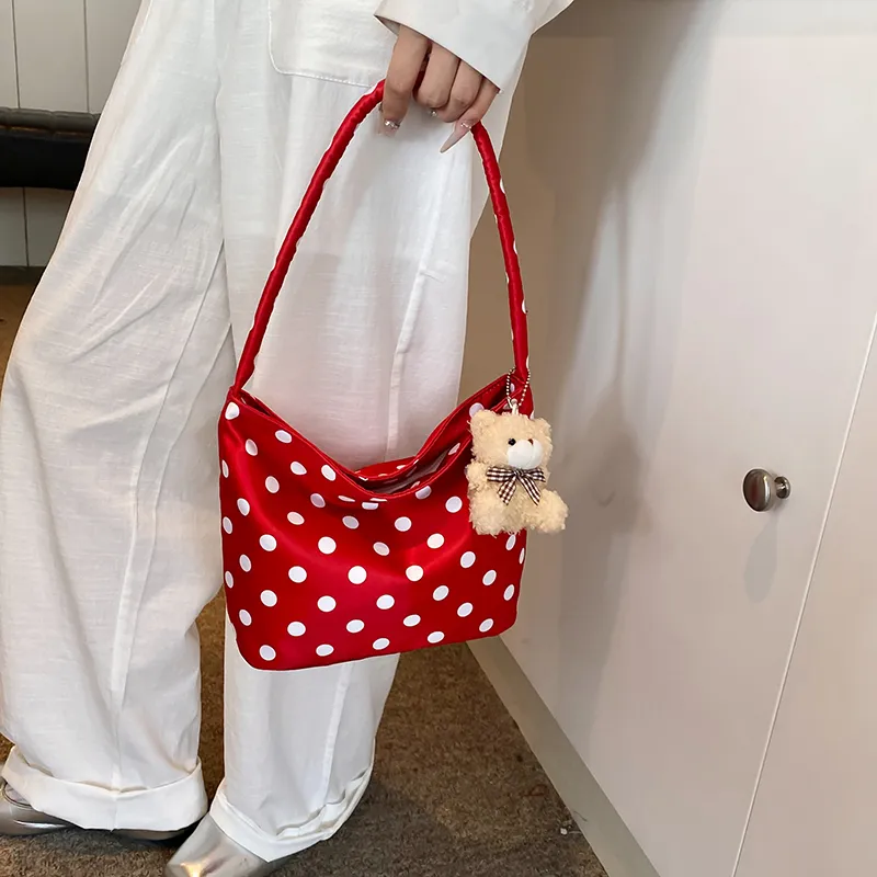Dusen Kangaroo Oxford Shoulder Bag Women's White/Black/Red-21