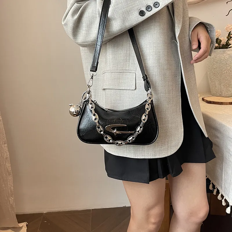 Dusen Kangaroo PU Shoulder Bag Regular Women's Black/White/Silver-14