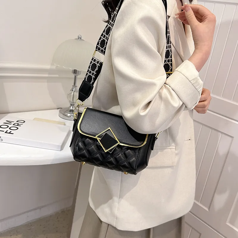 Dusen Kangaroo PU Shoulder Bag Women's Black/White-9