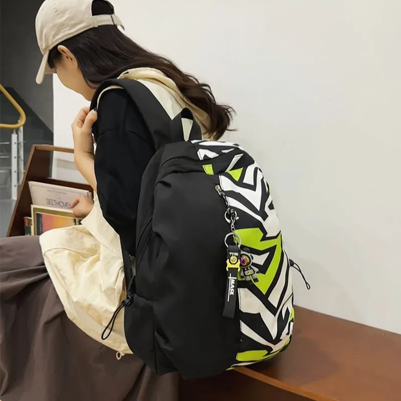 Dusen Kangaroo Nylon Backpack Unisex White/Red/Green-2