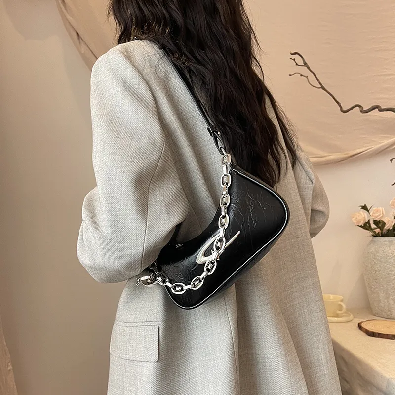 Dusen Kangaroo PU Shoulder Bag Regular Women's Black/White/Silver-18